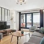 Bluestay 46 - Superbe Appartement A Paris